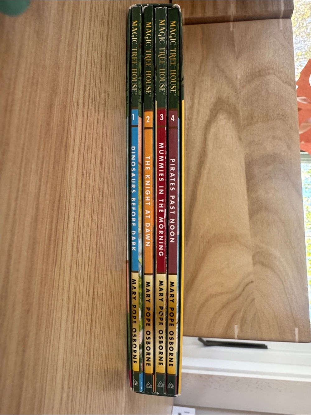 Magic Tree House Books 1-4 Boxed Set - Picture 4 of 5
